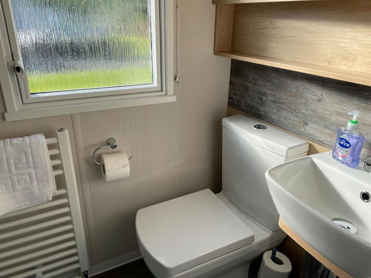 Luxury Caravan Cornwall Sleeps 4 Countryside View St Austell Dış mekan fotoğraf