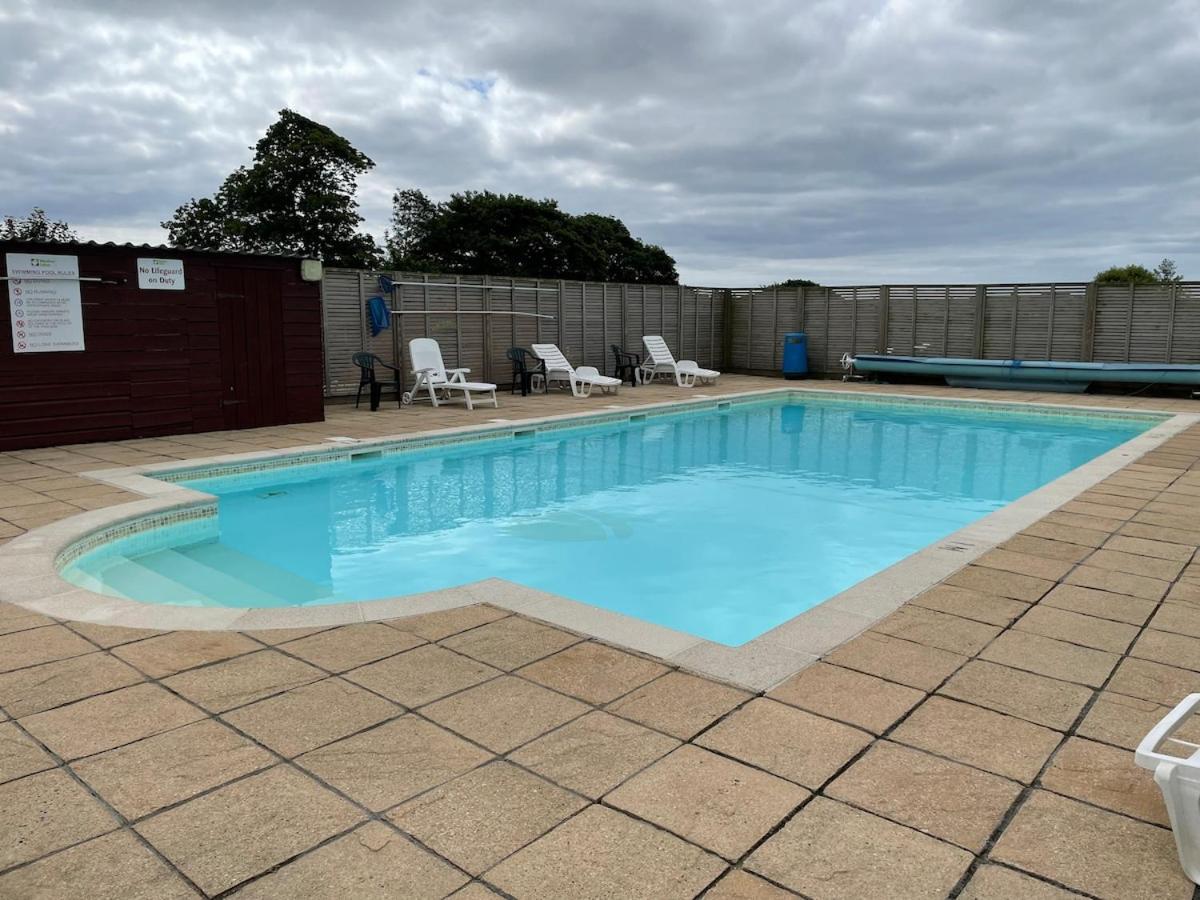 Luxury Caravan Cornwall Sleeps 4 Countryside View St Austell Dış mekan fotoğraf