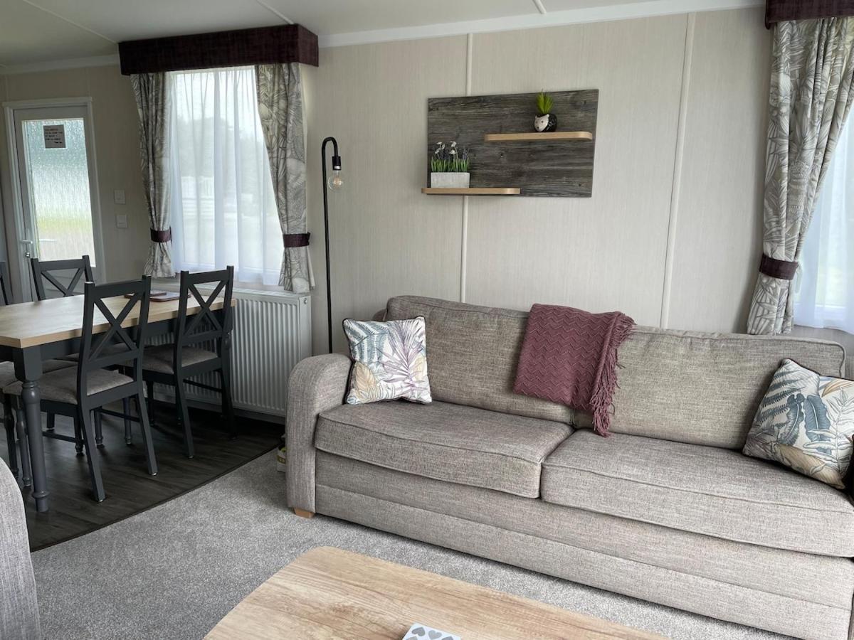 Luxury Caravan Cornwall Sleeps 4 Countryside View St Austell Dış mekan fotoğraf