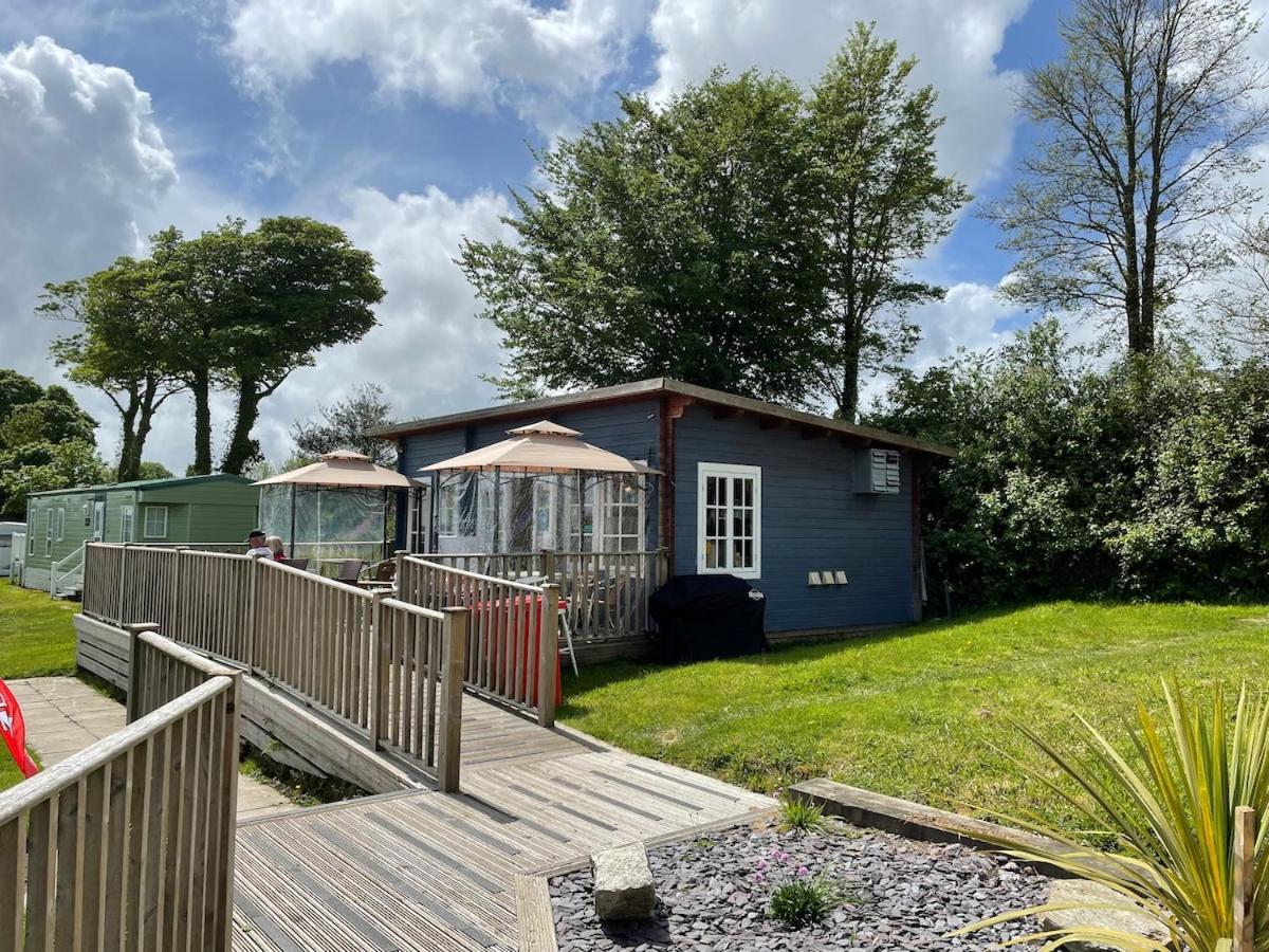 Luxury Caravan Cornwall Sleeps 4 Countryside View St Austell Dış mekan fotoğraf