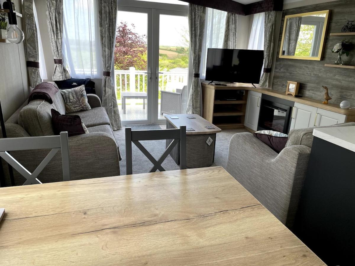 Luxury Caravan Cornwall Sleeps 4 Countryside View St Austell Dış mekan fotoğraf
